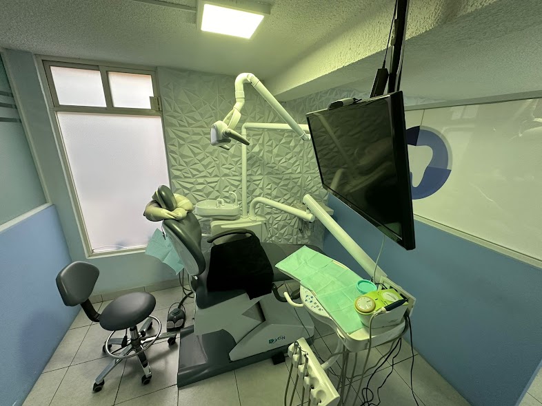 DISABRI CLINICA DENTAL CON ESPECIALIDADES